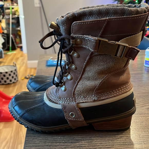 Sorel Carly Conquest Short Boots - Picture 3 of 8